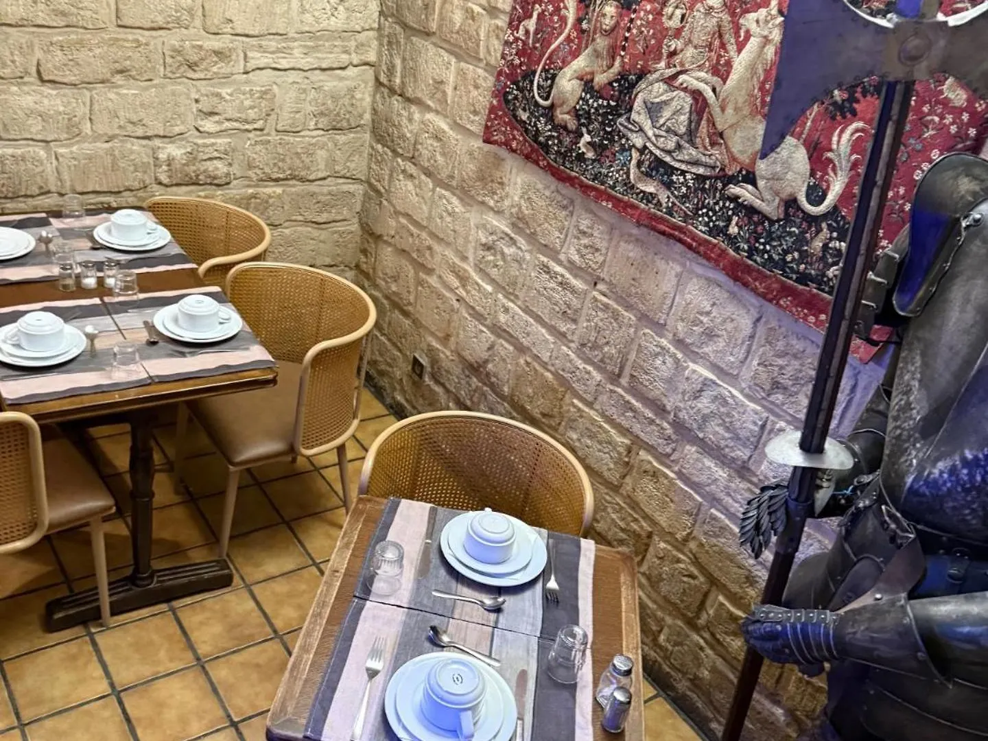 **  Hotel Richmond Gare Du Nord Париж Франция