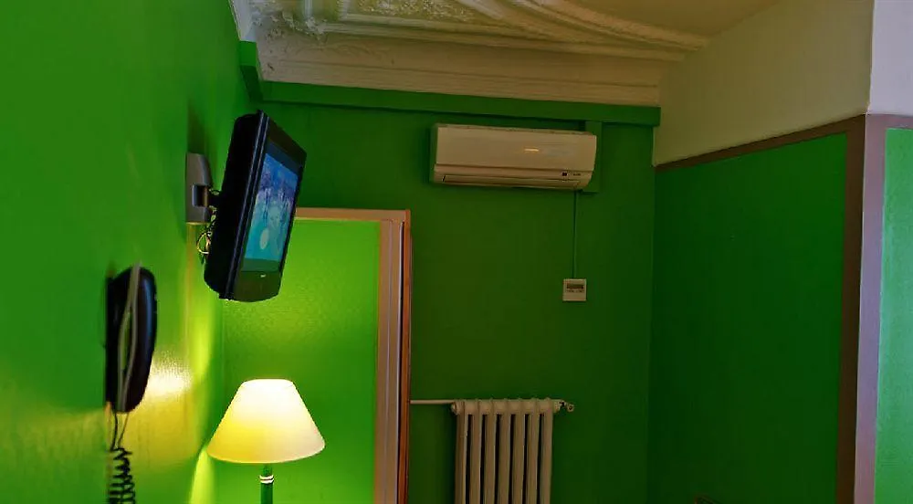 Hotel Richmond Gare Du Nord Parijs